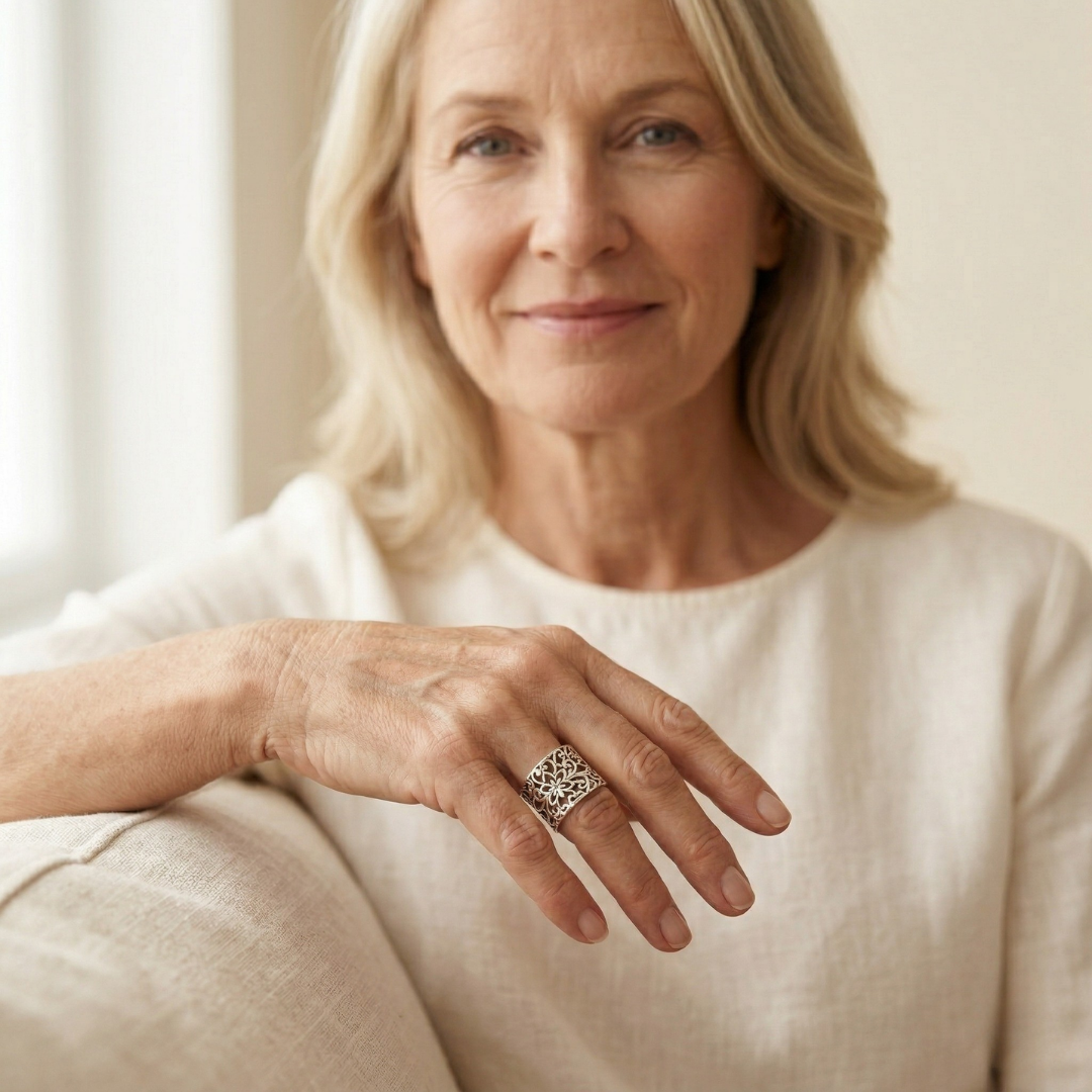 Bonnie Vintage Silver Hollow Ring — Waterproof Openwork Statement Ring