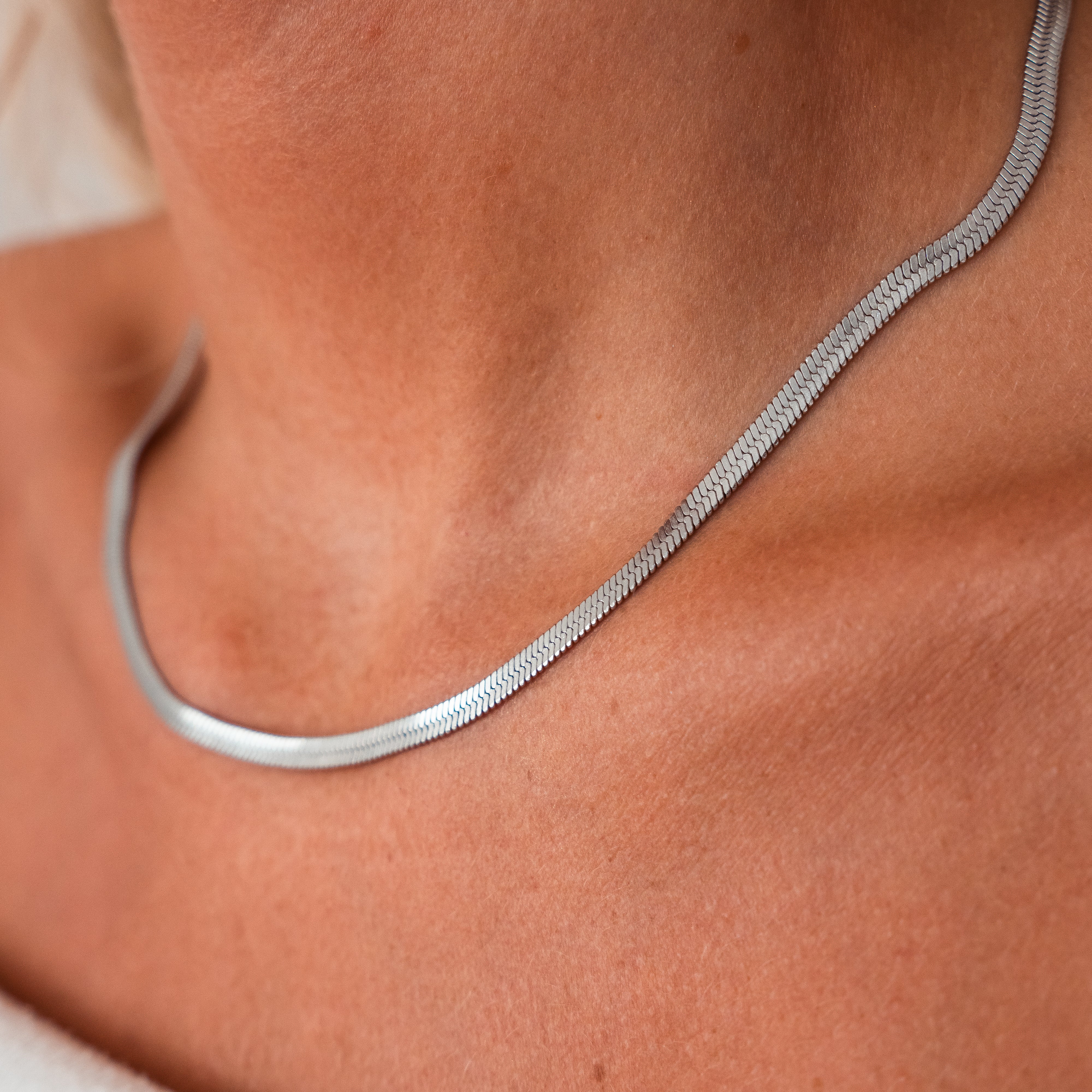 Milla Herringbone Necklace — Waterproof 18K Gold Everyday Necklace