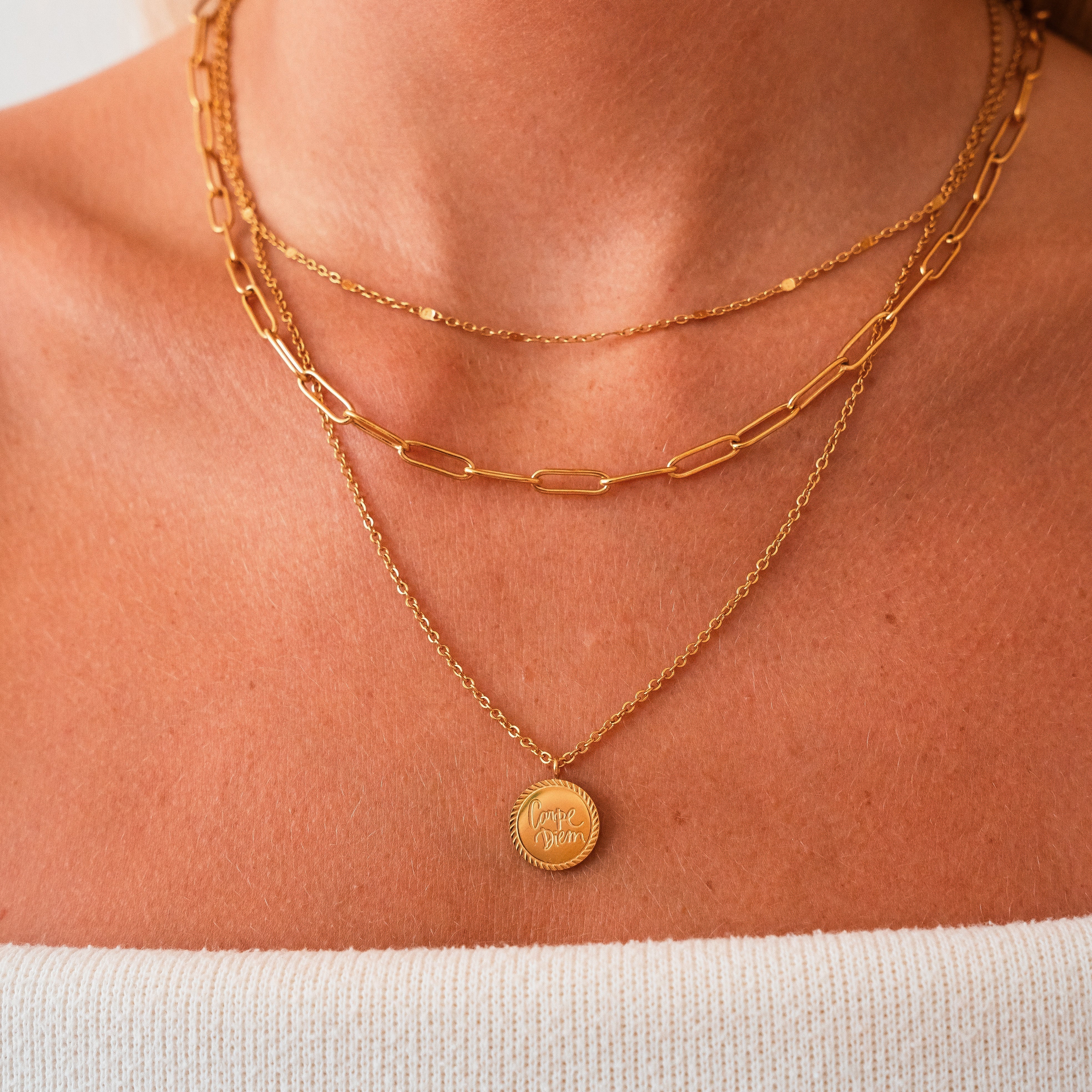 Geya Coin Chain Necklace — Trendy Coin Pendant Everyday Necklace