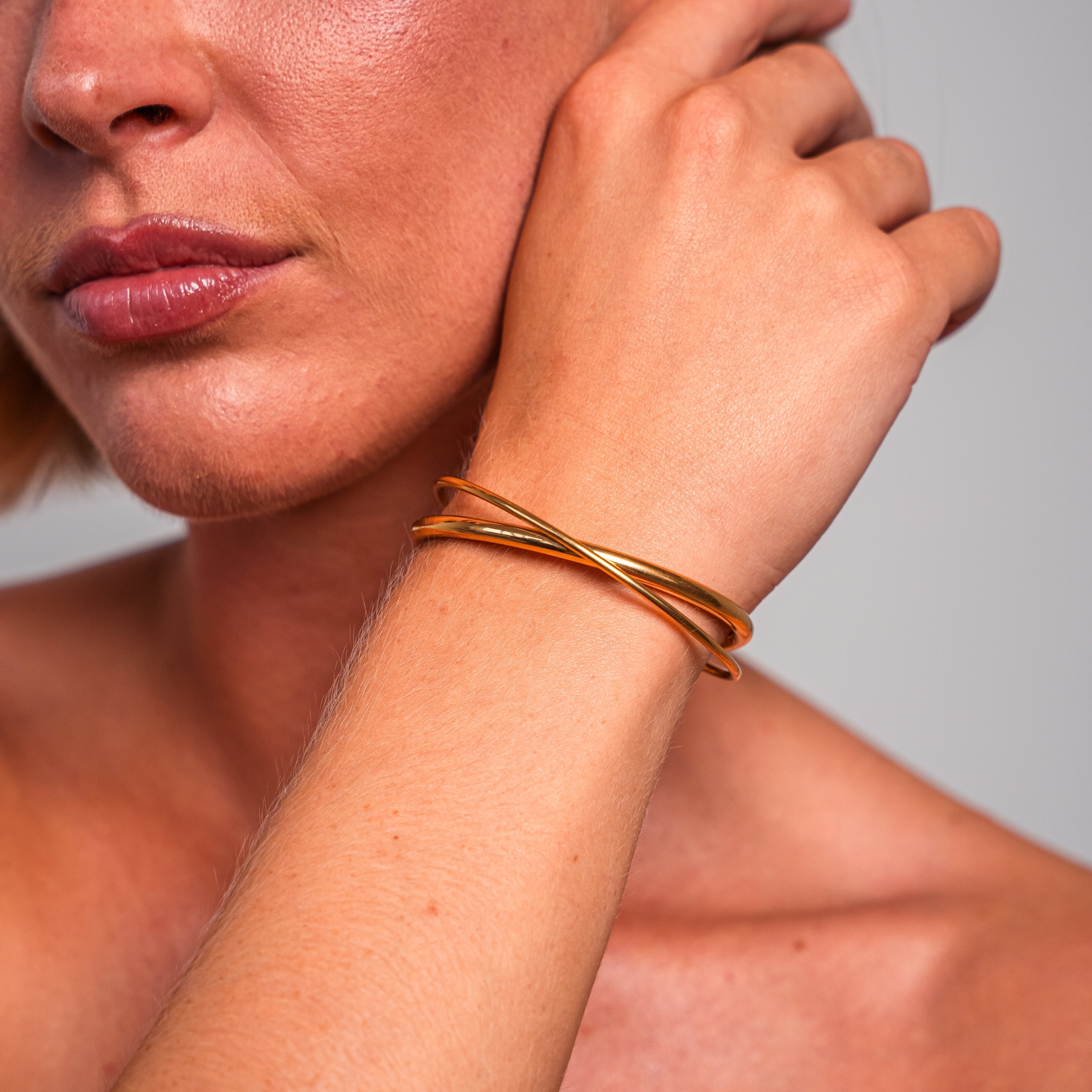 Elegant Eva Bracelet — Twisted Design Everyday Chic Bracelet