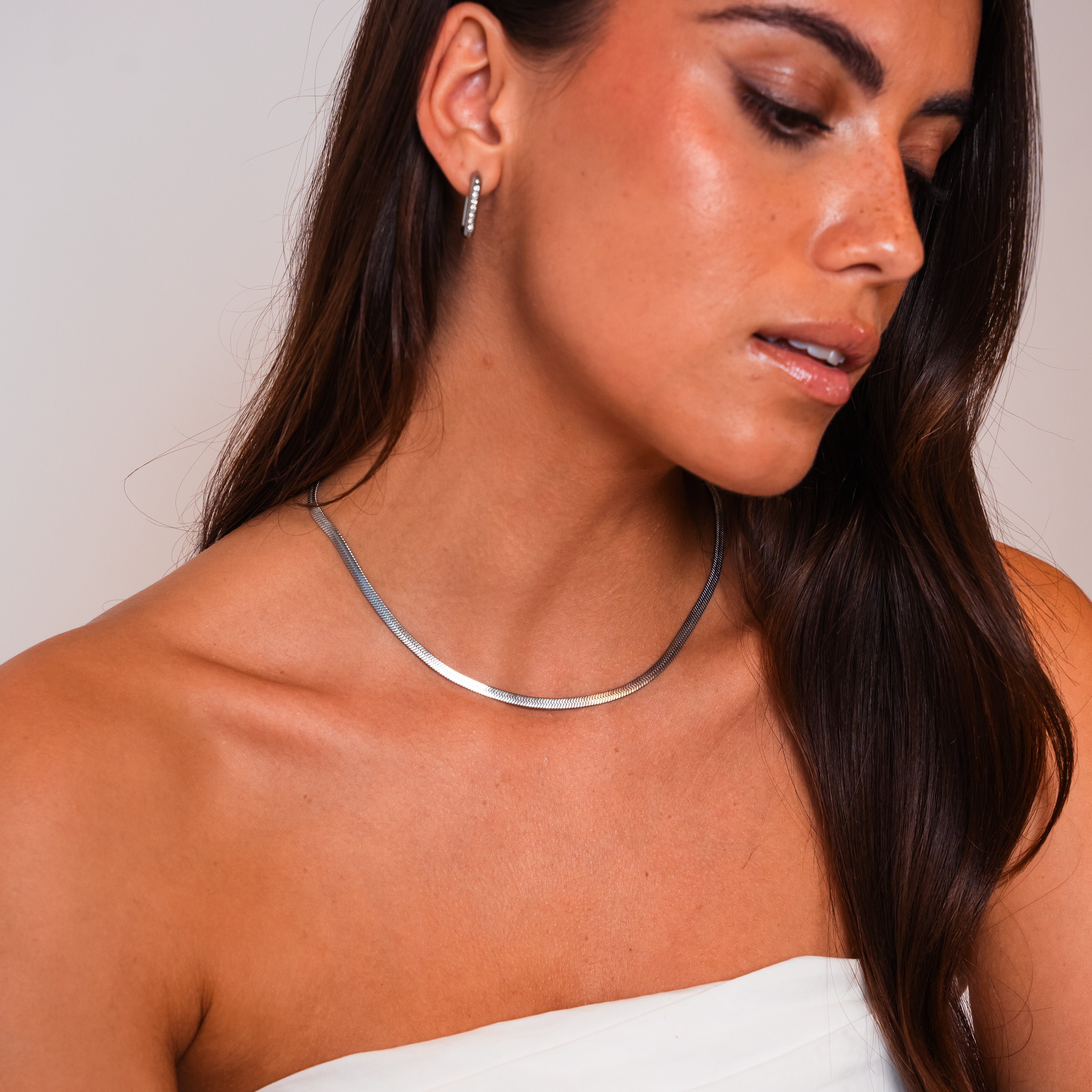 Milla Herringbone Necklace — Waterproof 18K Gold Everyday Necklace