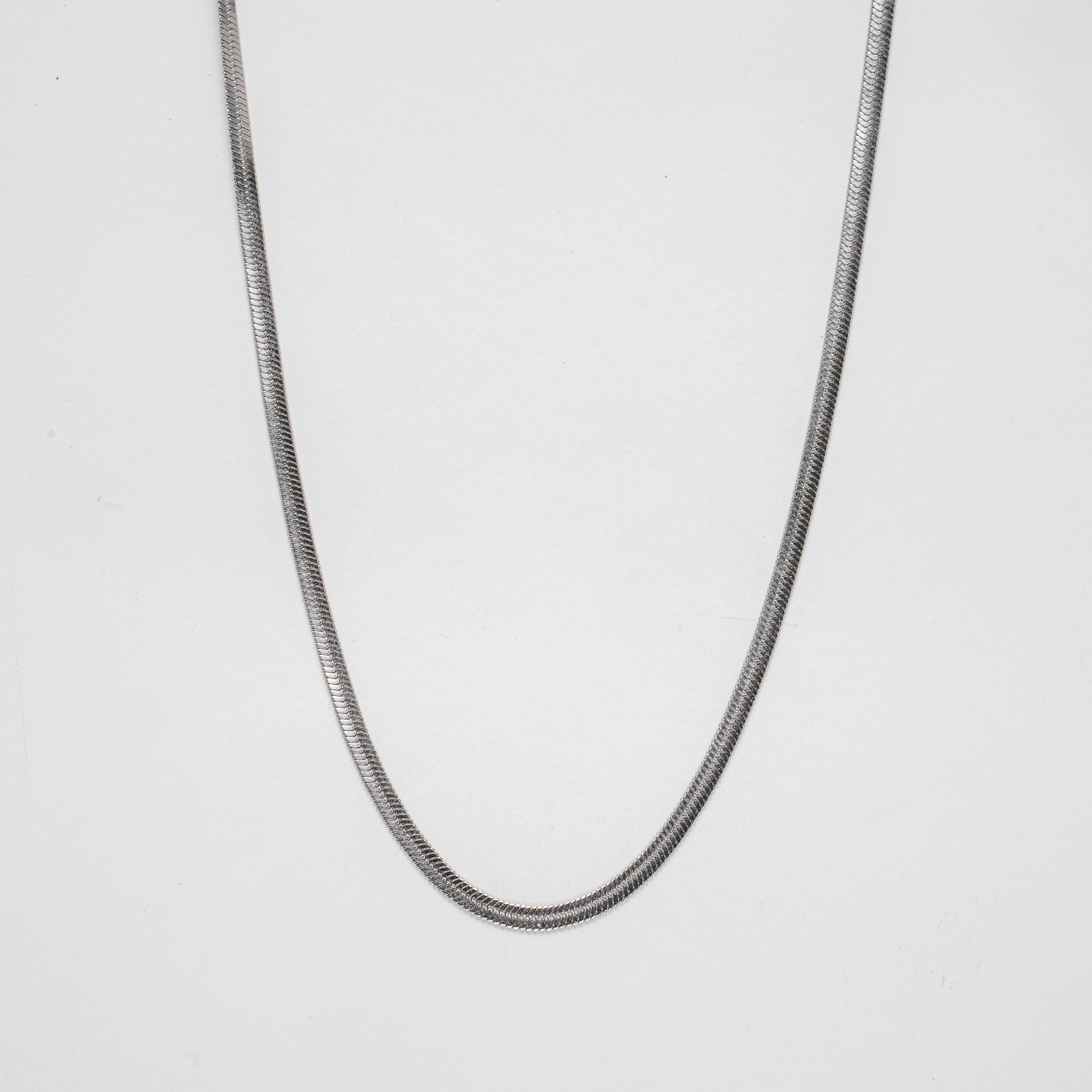 Milla Herringbone Necklace — Waterproof 18K Gold Everyday Necklace