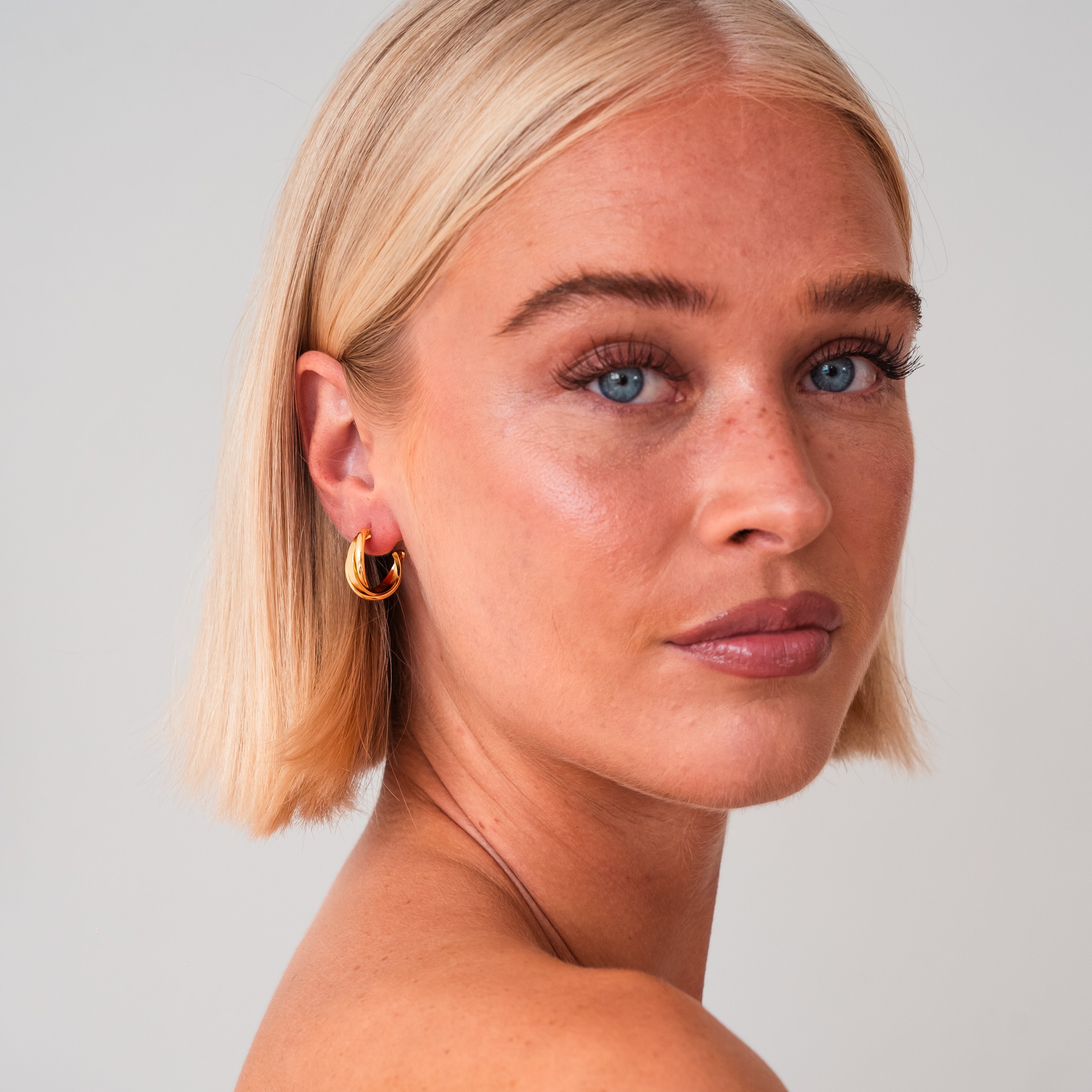 Milan Gold Hoop Earrings — Timeless Everyday Gold Ring Earrings