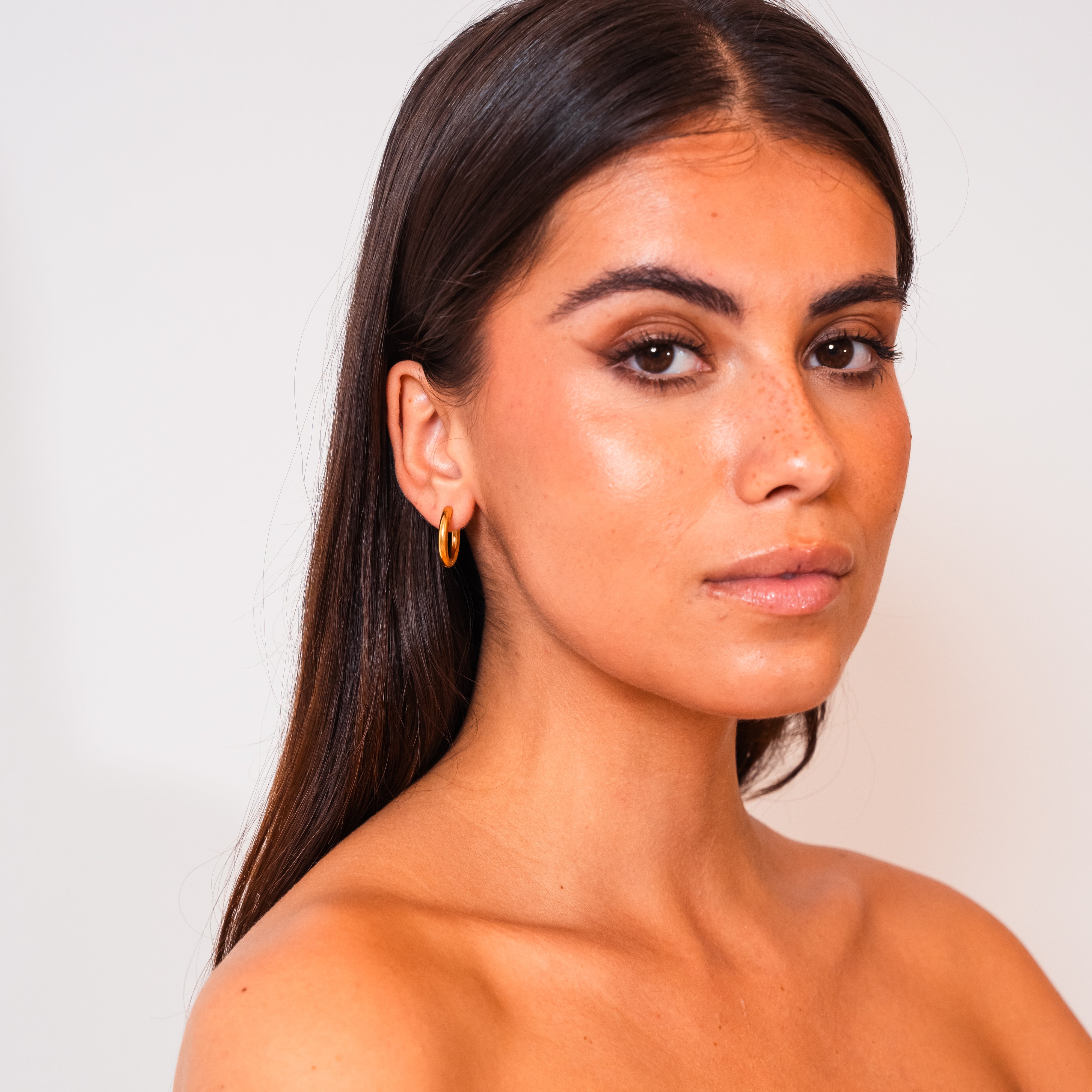 Timeless Elegance Gold Hoop Earrings — Lightweight Waterproof Everyday Hoops