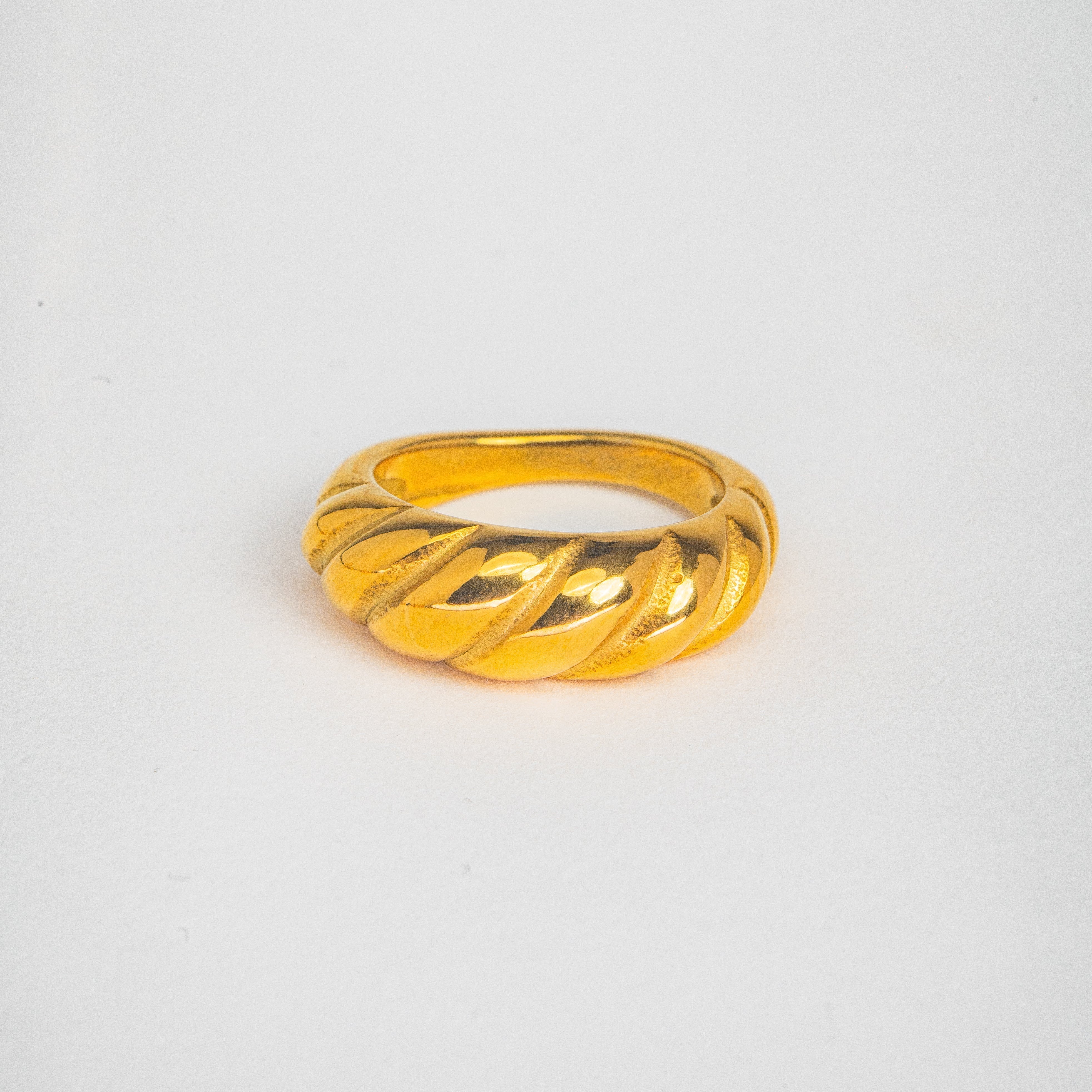 Alleria Sparkle Ring — Delicate Everyday Elegant Statement Ring