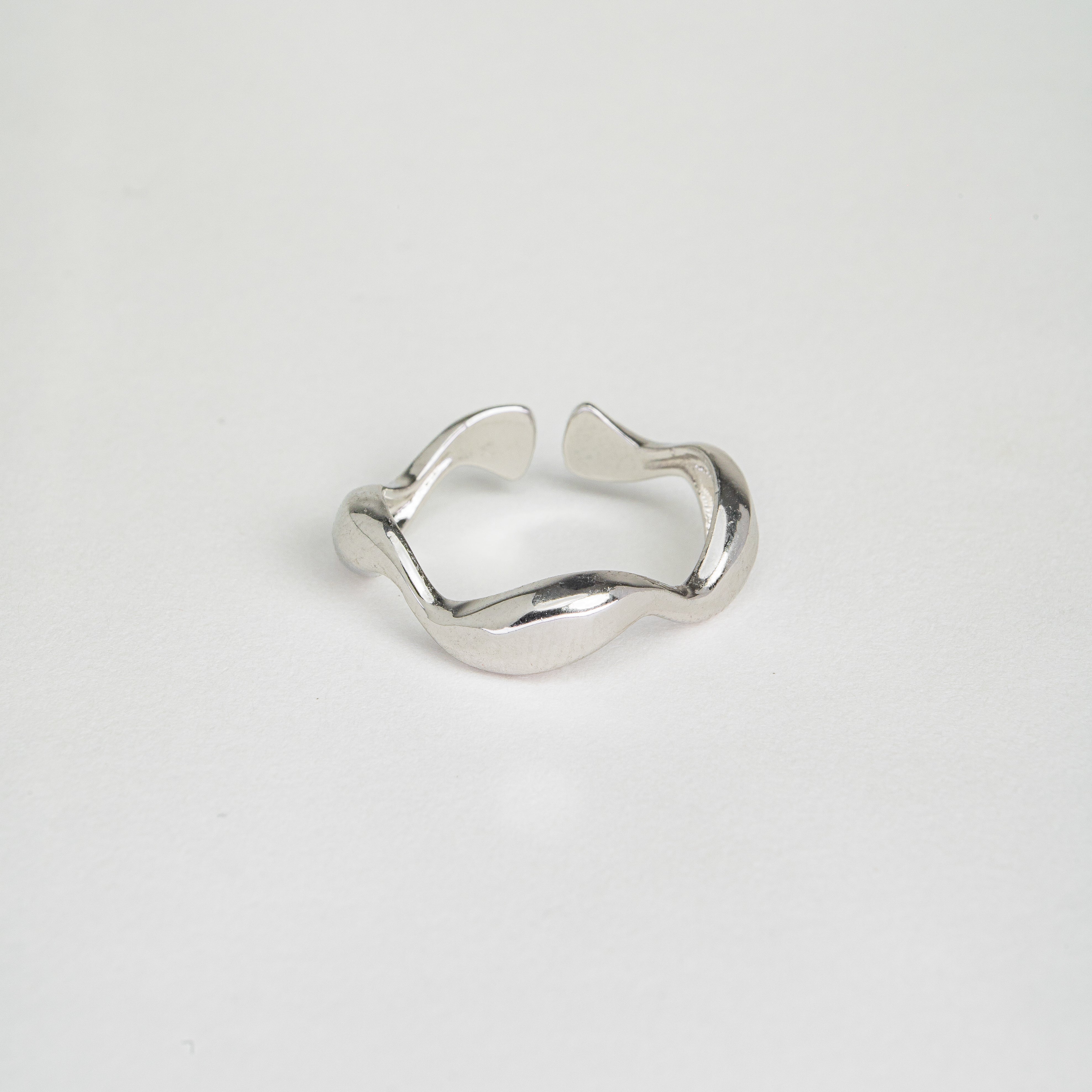 Seaside Serenity Wave Ring — Adjustable Ocean-Inspired Minimalist Ring
