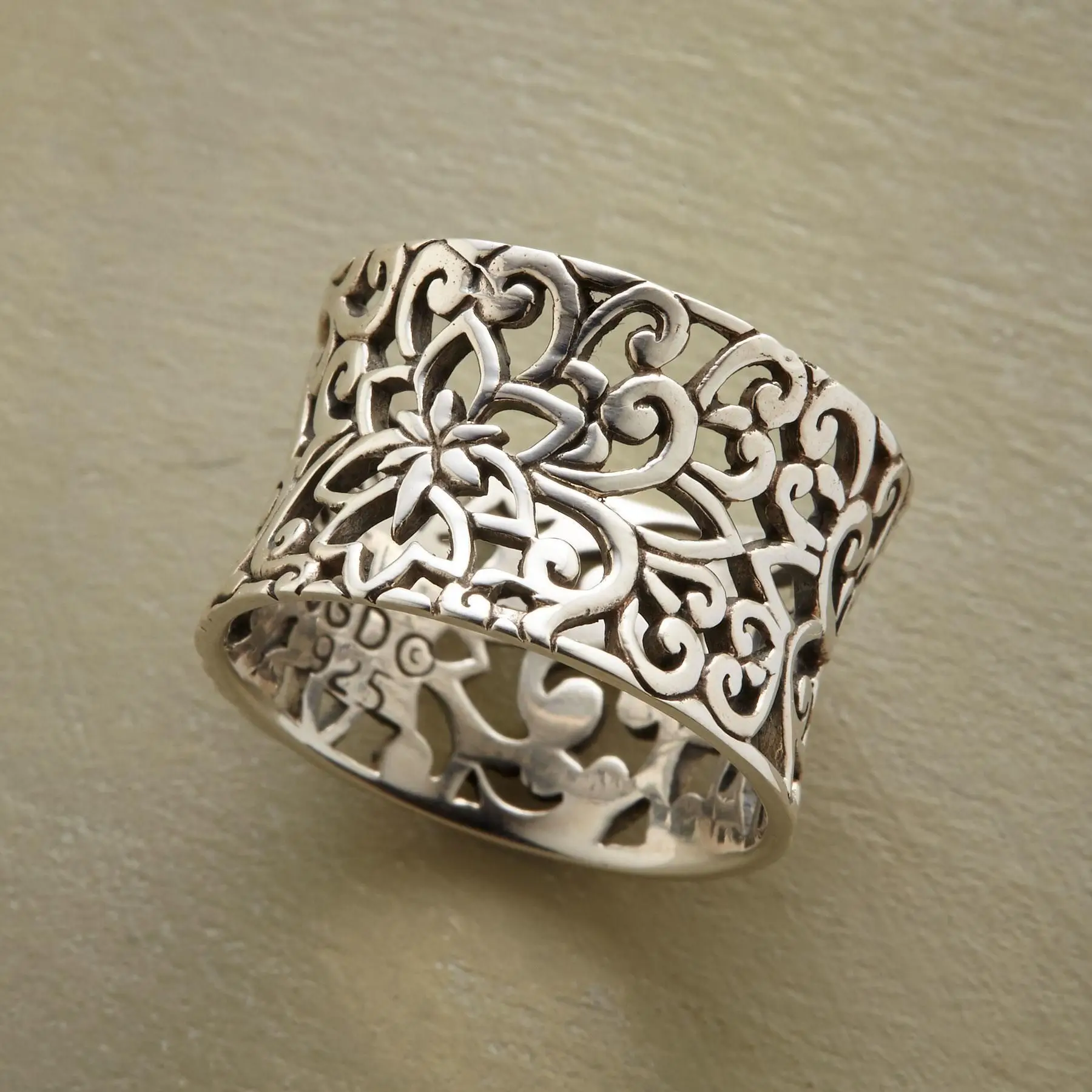 Bonnie Vintage Silver Hollow Ring — Waterproof Openwork Statement Ring