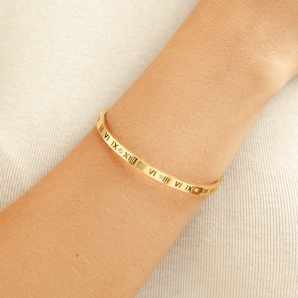 Roman Golden Bangle — Minimalist Structured Gold Cuff