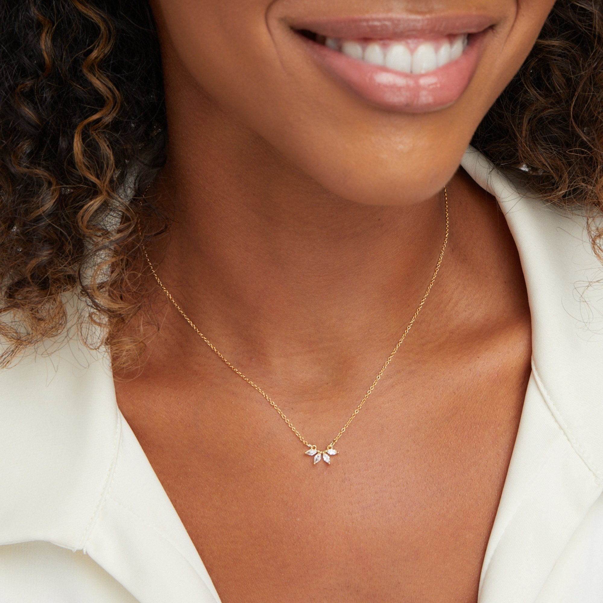 Omelia Crystal Leaf Pendant Necklace — Elegant Nature-Inspired Gold Necklace