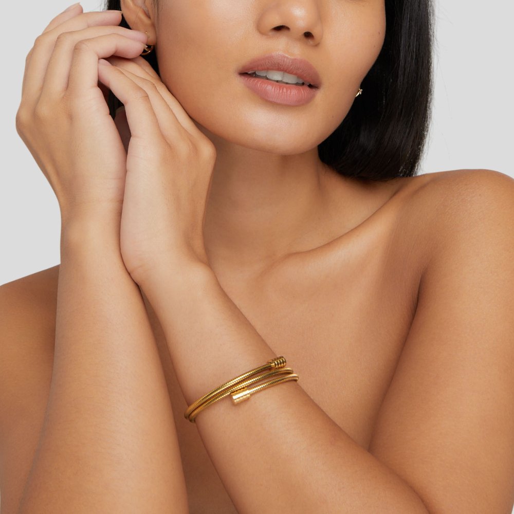 Twisted Gold Bracelet — Minimalist Waterproof Stainless Steel