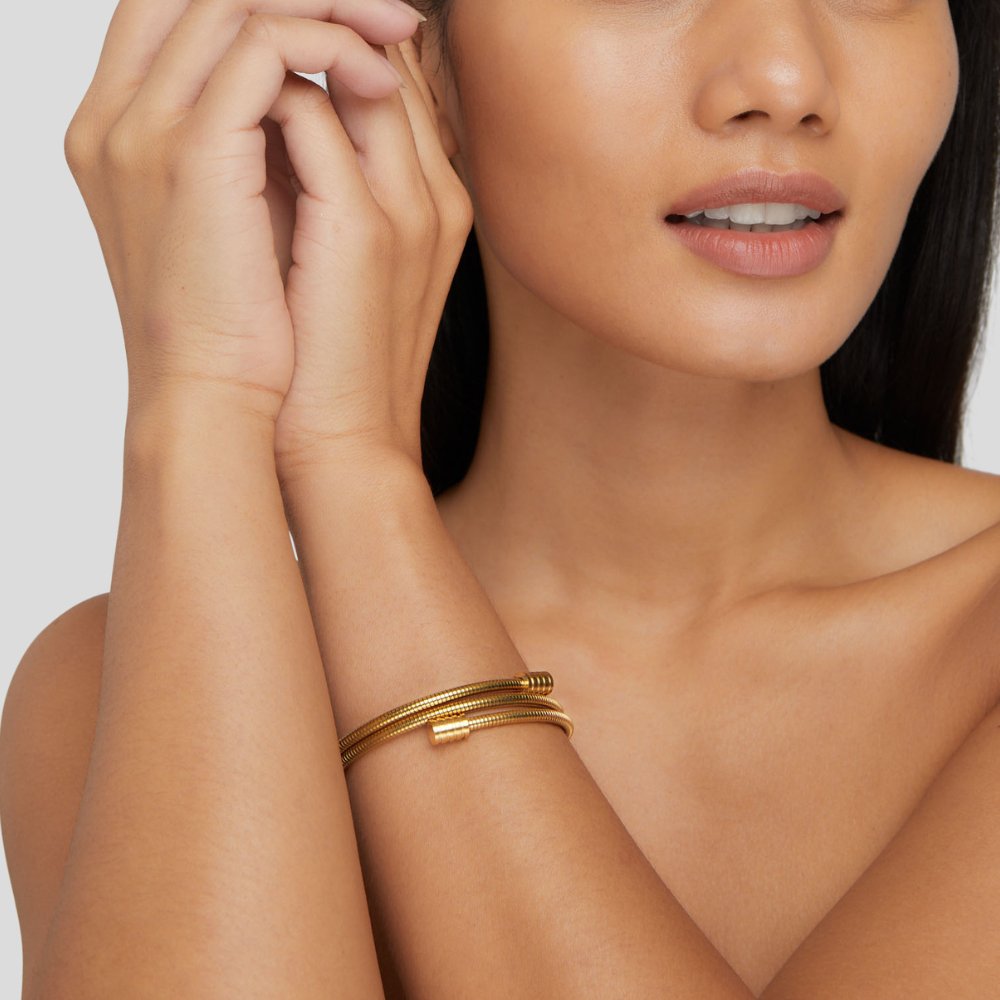 Twisted Gold Bracelet — Minimalist Waterproof Stainless Steel
