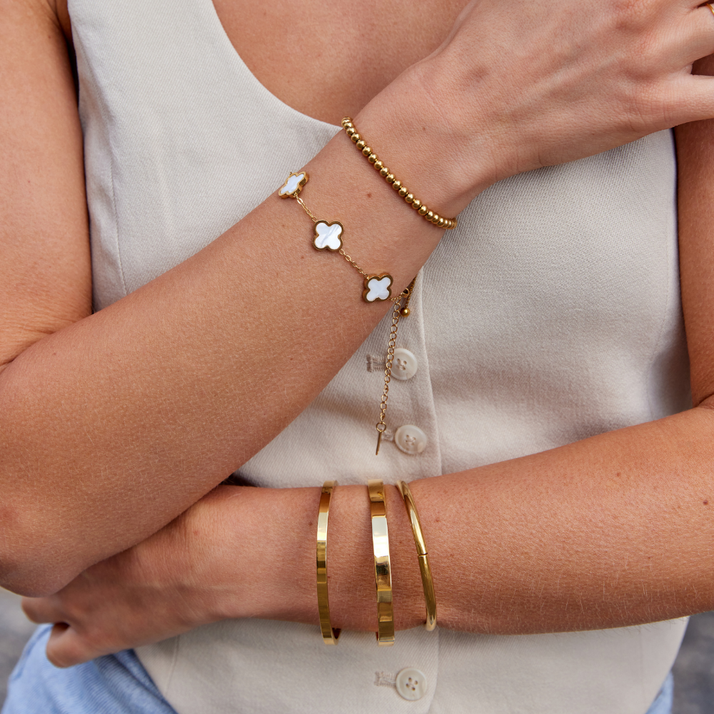 Lily Minimalist Gold Bangle — Sleek Everyday Stainless Steel