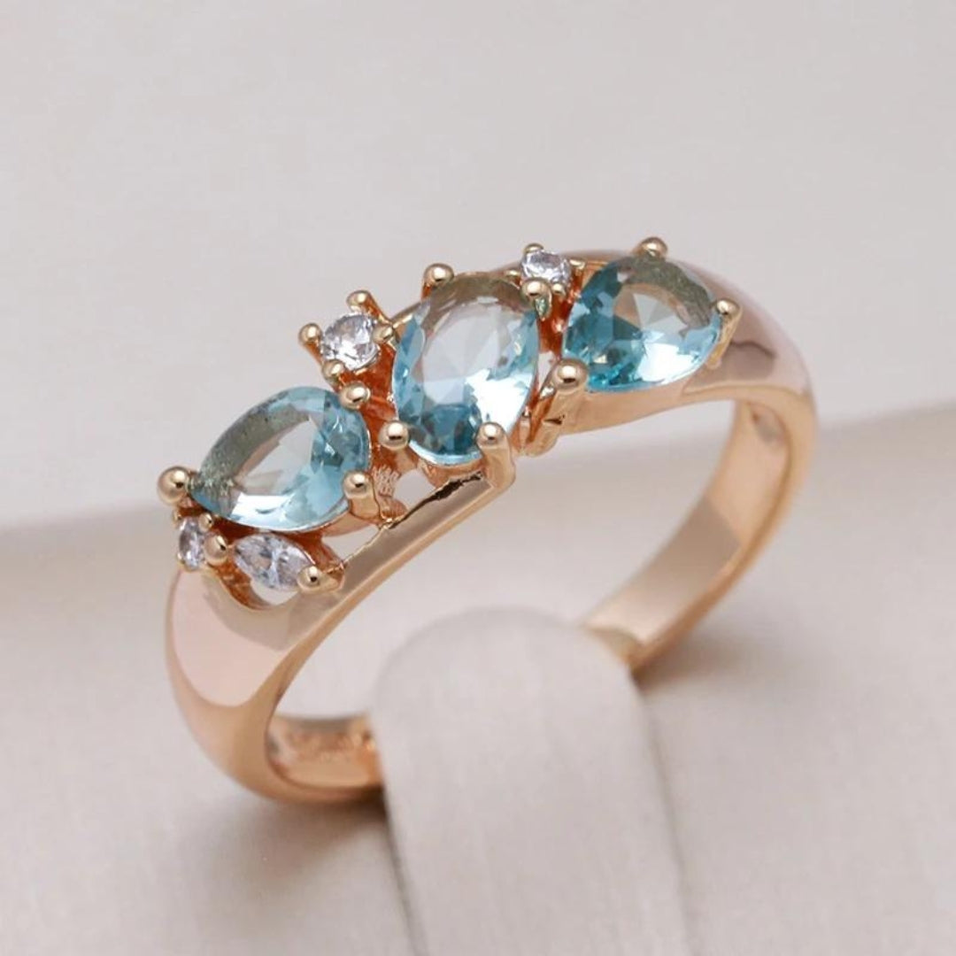 Elegant Blue Vintage Zirconia Ring in Gold — Waterproof Sapphire-Tone Statement Ring