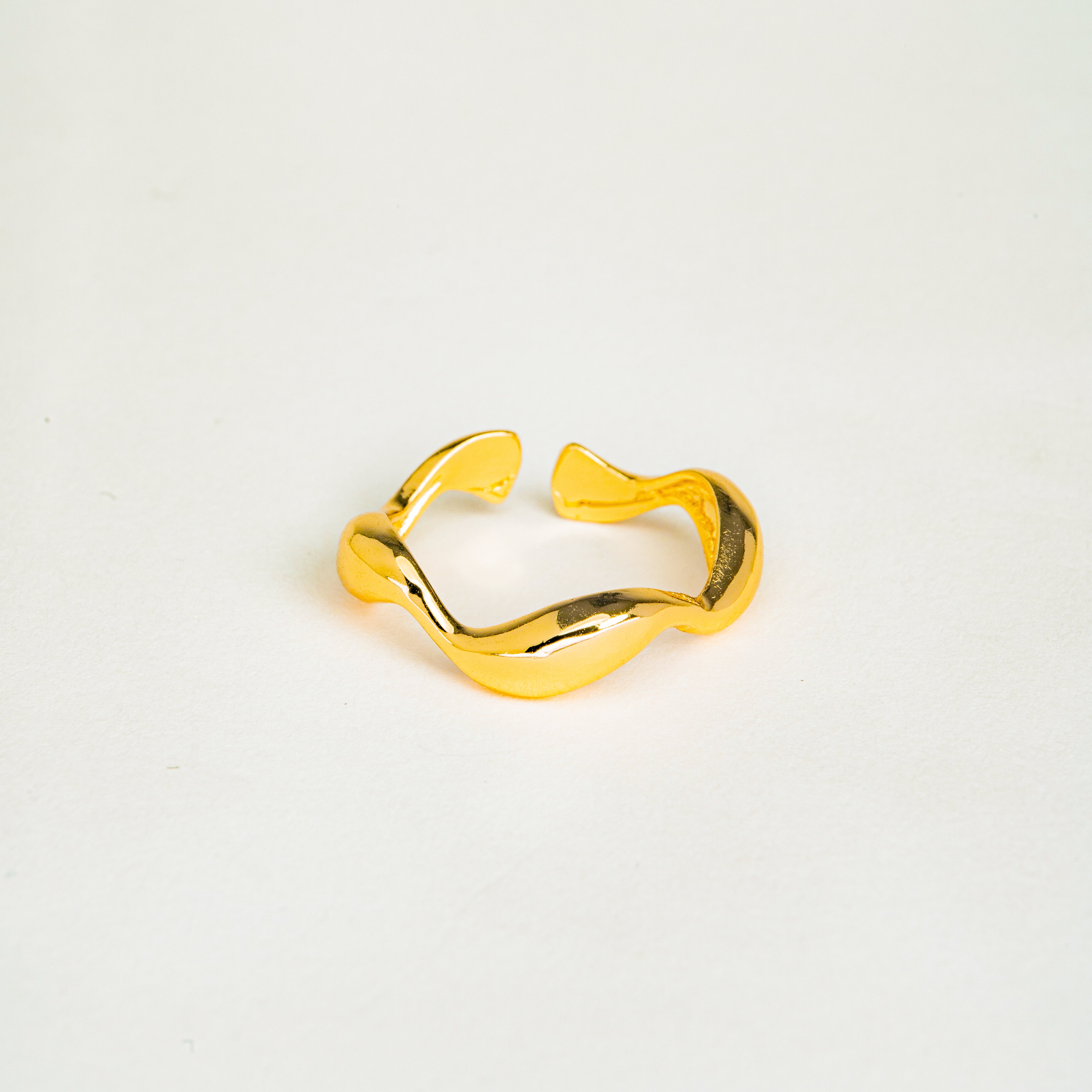 Seaside Serenity Wave Ring — Adjustable Ocean-Inspired Minimalist Ring
