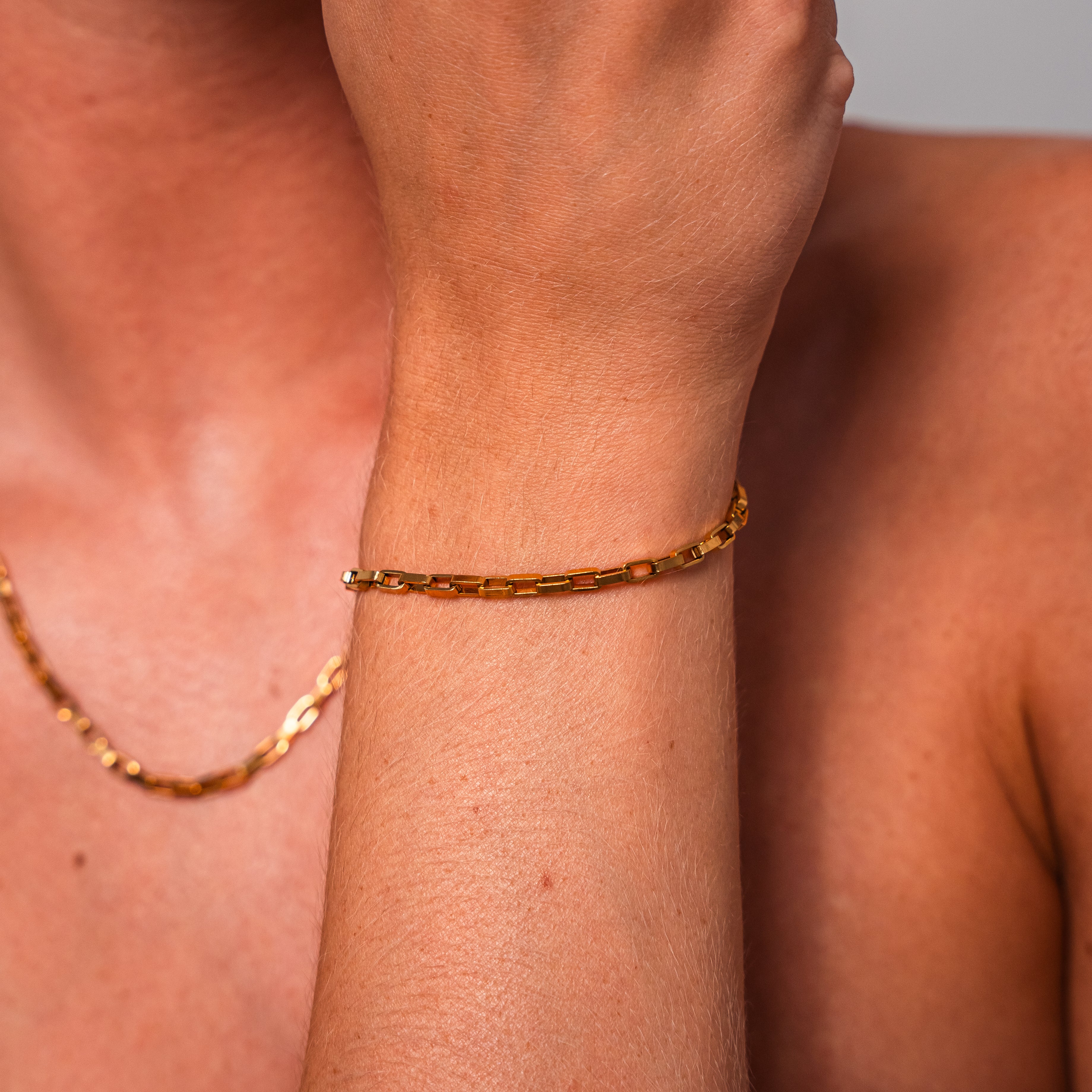 Radiance Aura Bracelet — Dainty Crystal Chain Everyday Bracelet