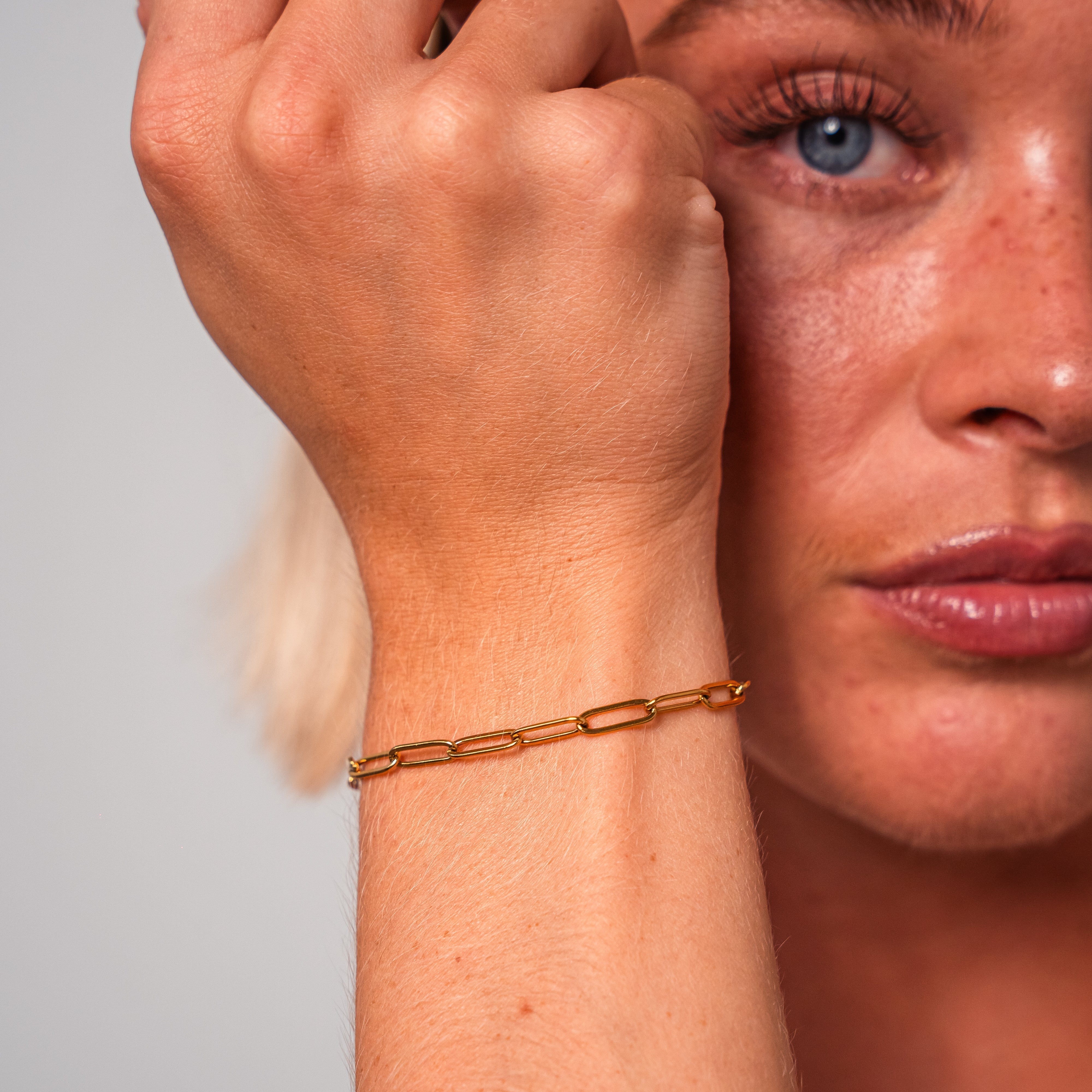 Metal Paperclip Chain Bracelet — Waterproof Adjustable Everyday Bracelet