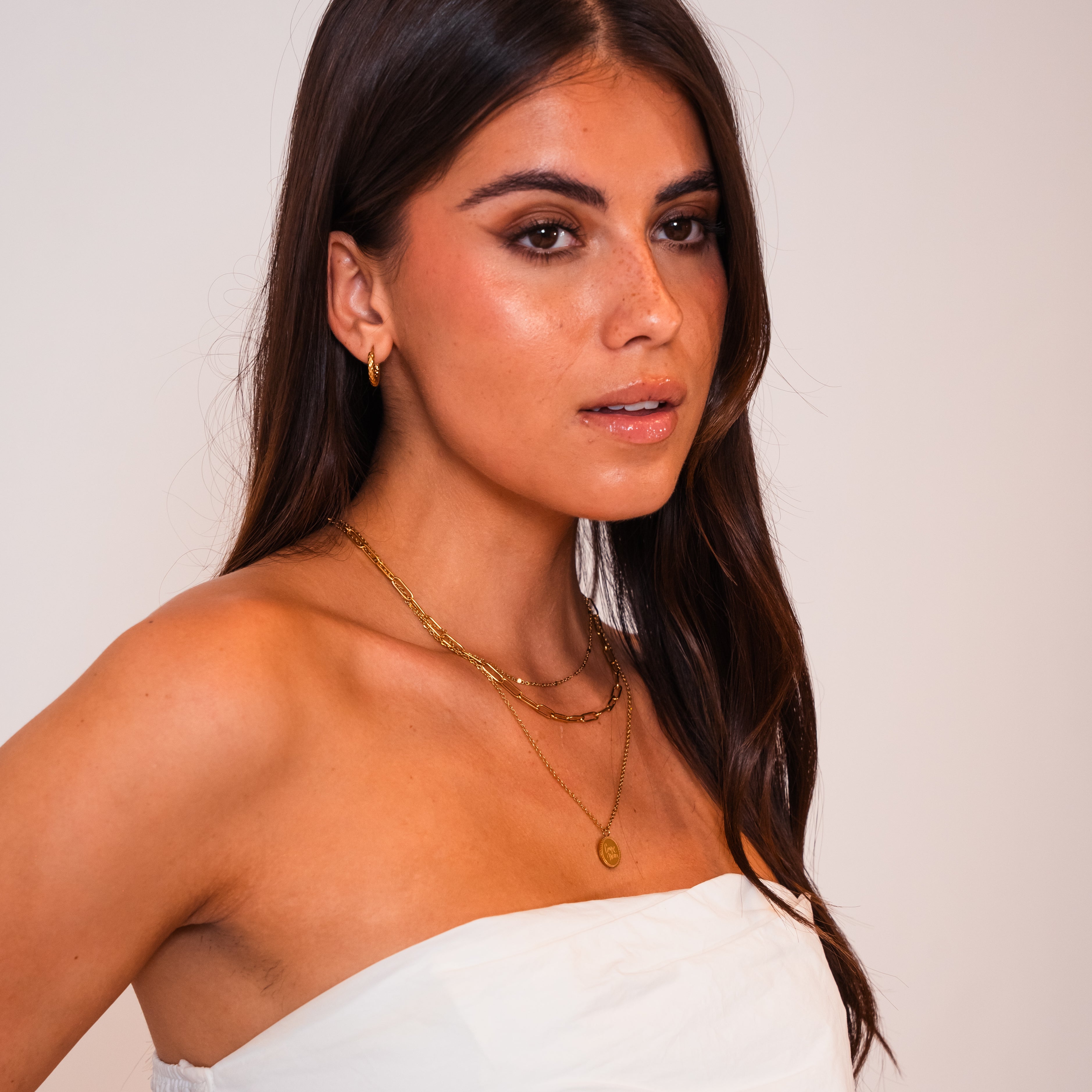 Geya Coin Chain Necklace — Trendy Coin Pendant Everyday Necklace
