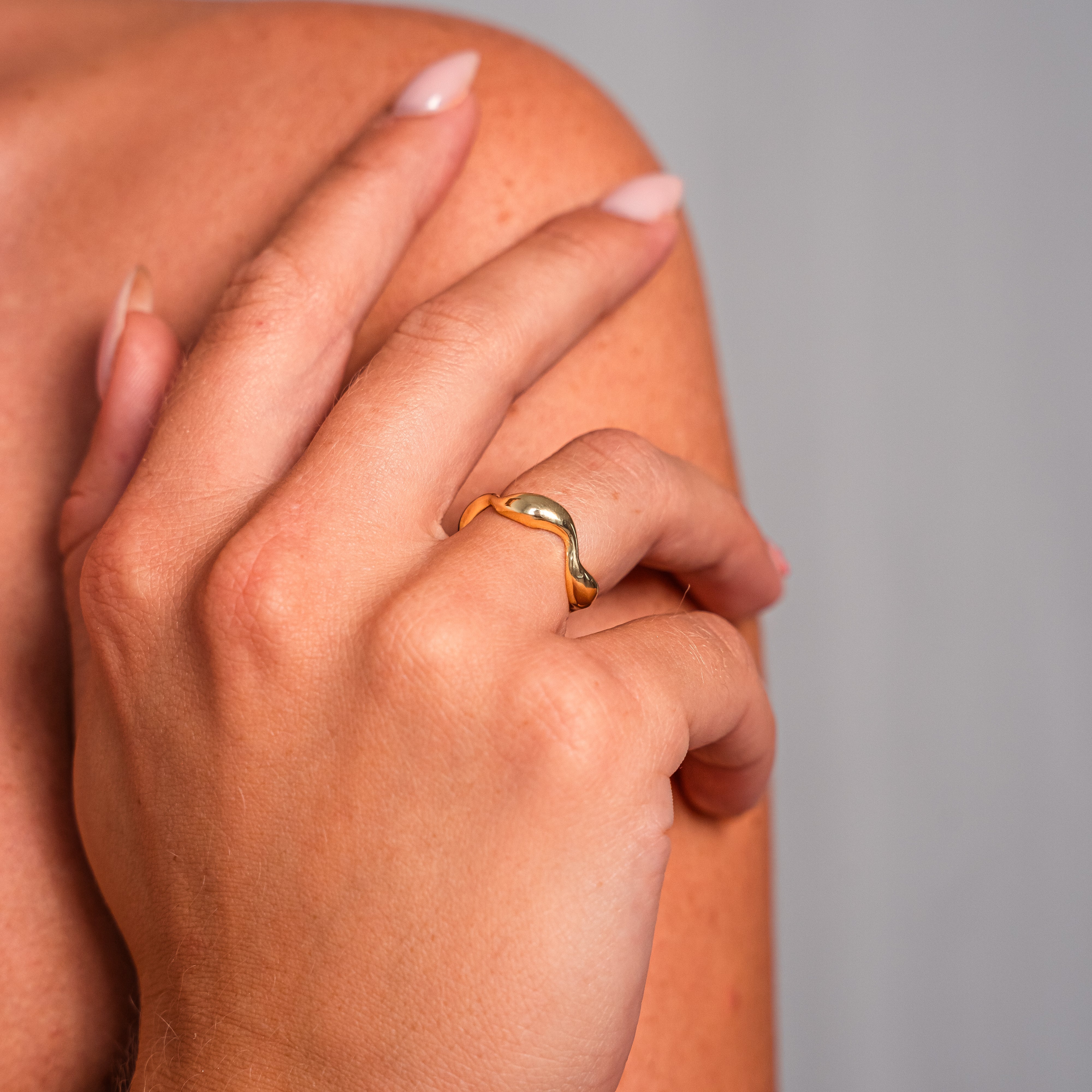 Seaside Serenity Wave Ring — Adjustable Ocean-Inspired Minimalist Ring