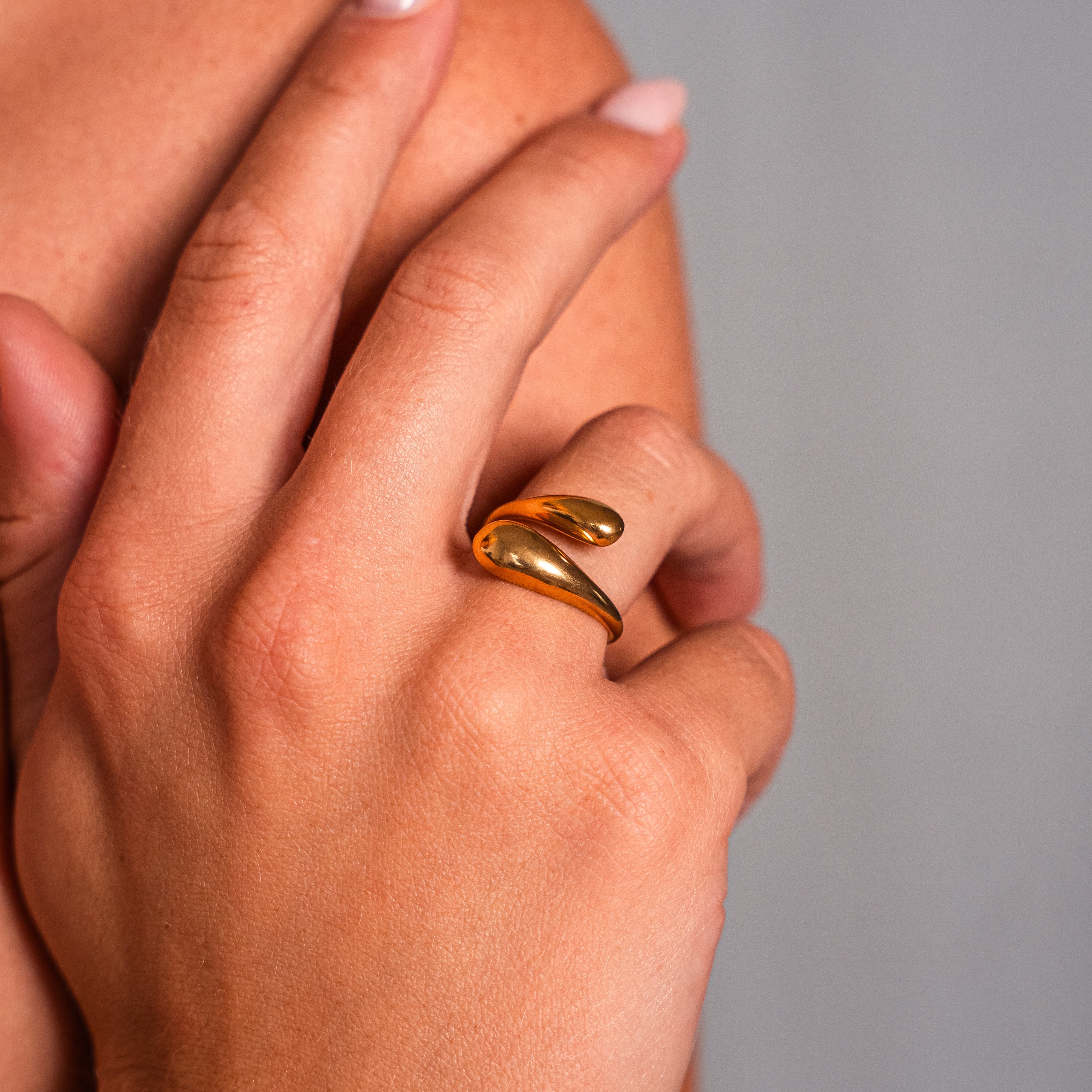 Stylish Cuff Bracelet — Bold Minimalist Gold Everyday Cuff