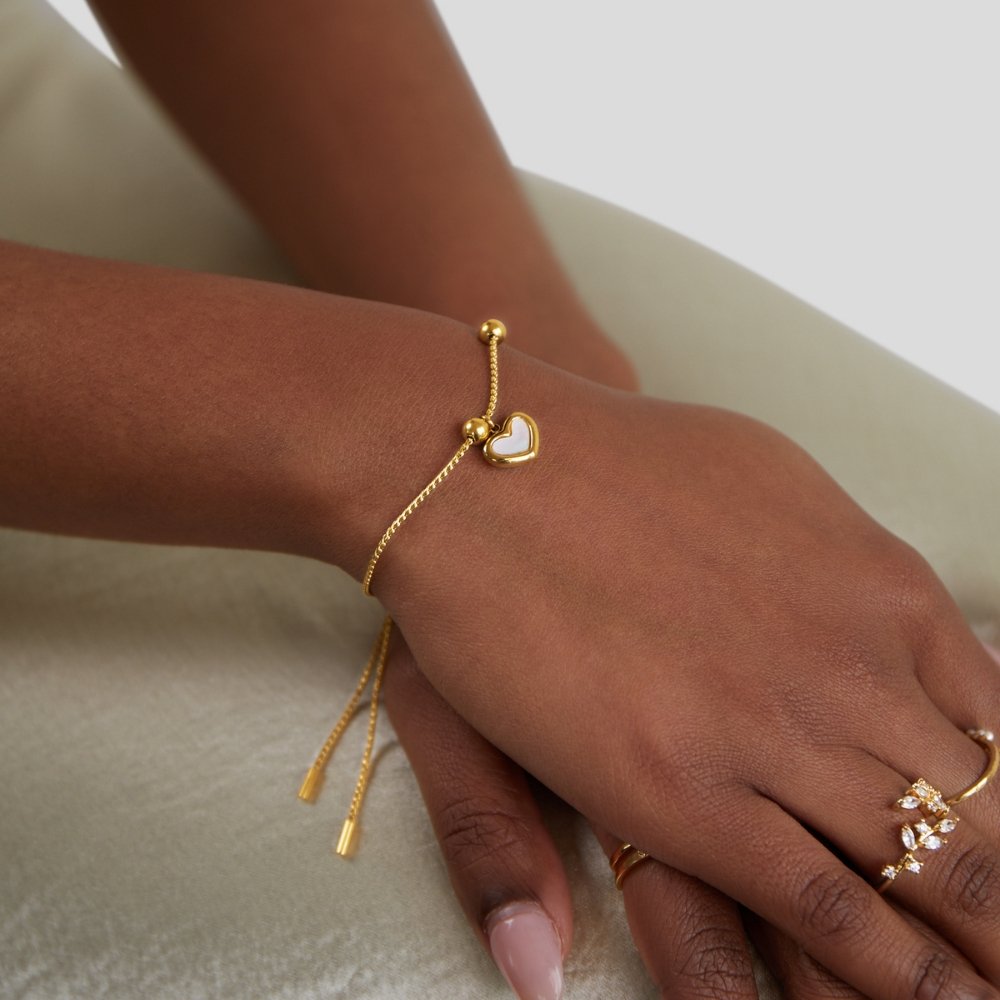 Everlasting Heart Bracelet — Pearl Shell & Gold Love Bracelet